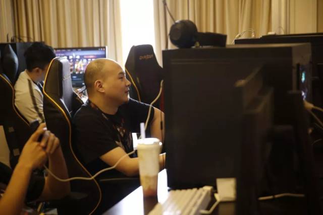 翻牌前Open范围过宽的长期后果（过度扩大翻牌前开局范围的长期影响）