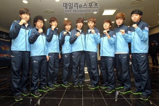 什么是“摊牌价值的缺失”？解析为什么有些牌必须通过诈唬才能赢。（解读“摊牌价值不足”：为何有些牌只能靠诈唬取胜）